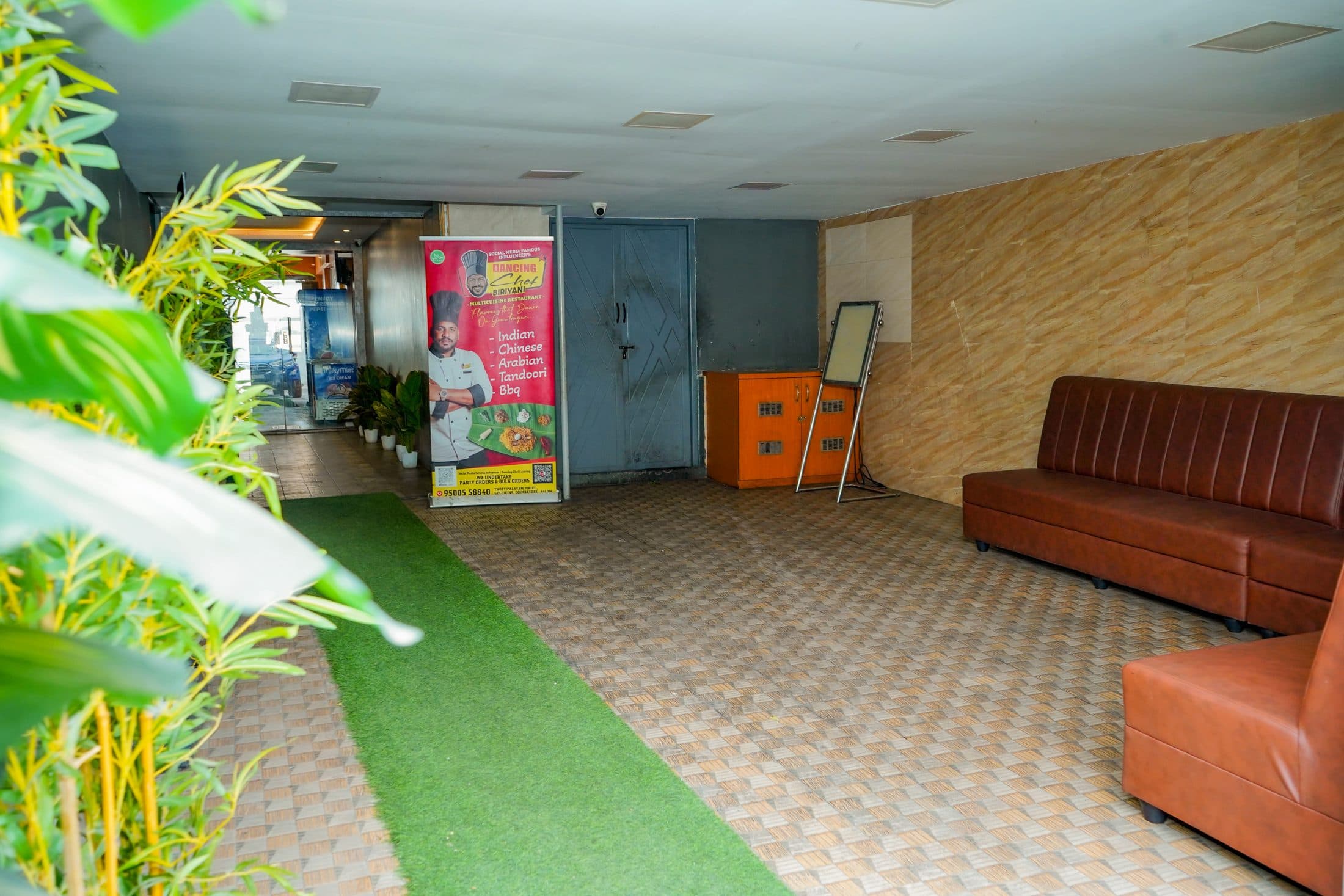 Inside the dining hall and lounge — Dancing Chef Biriyani, Coimbatore (3)