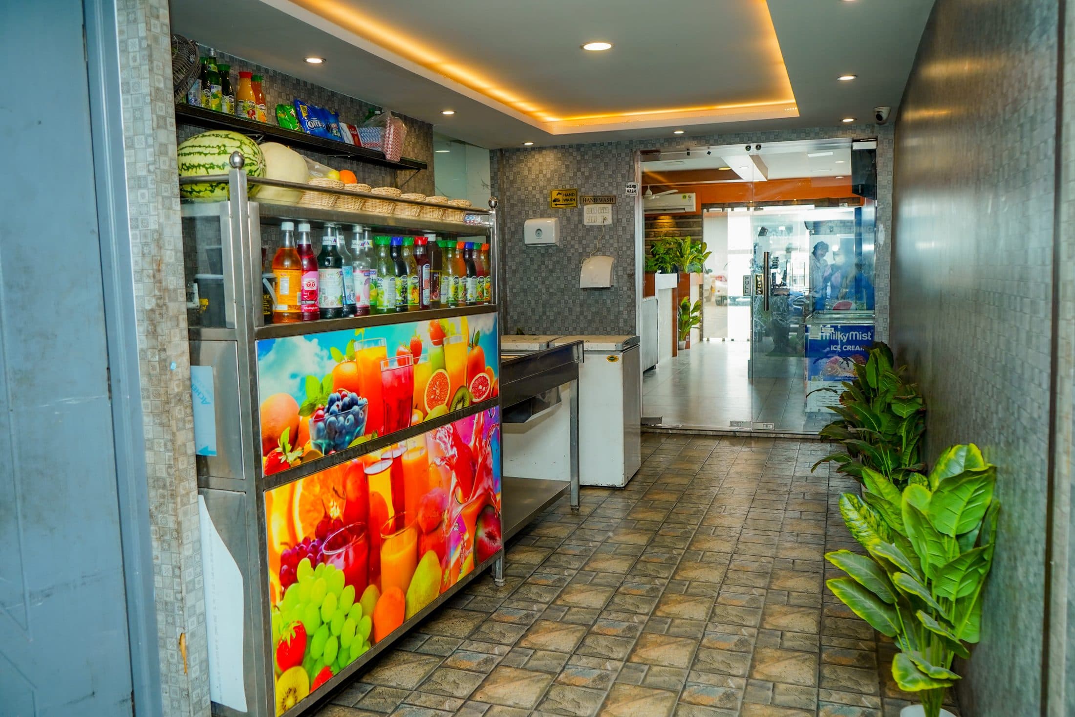 The entrance, greenery and garden — Dancing Chef Biriyani, Coimbatore (3)
